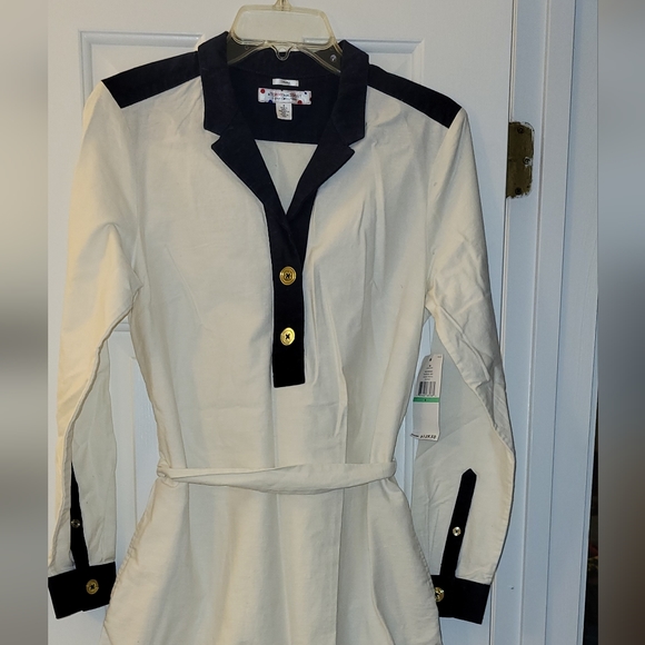 Tommy Hilfiger - Picture 3 of 5